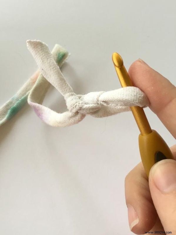 DIY Hanging T-Shirt Planter: Easy Upcycling Tutorial from an Experienced Crafter