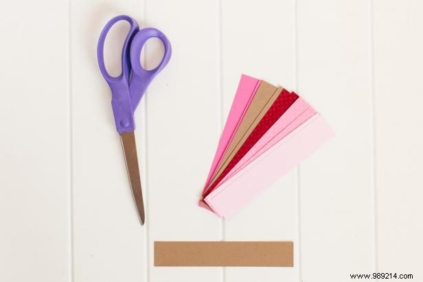 DIY Valentine s Day Countdown: Craft a Heart Chain in 6 Easy Steps