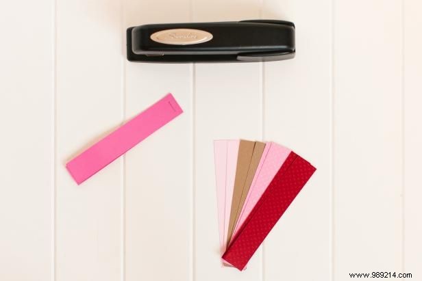 DIY Valentine s Day Countdown: Craft a Heart Chain in 6 Easy Steps