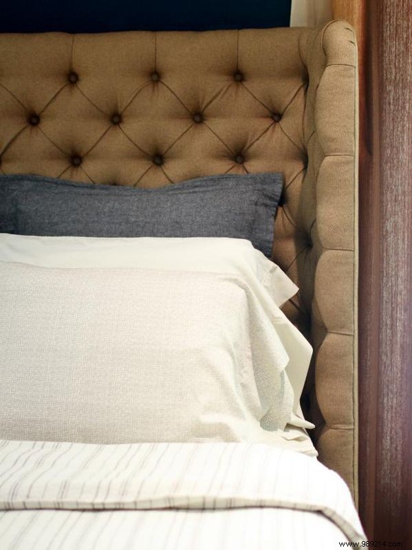 Expert DIY: Build a Luxurious Tufted Winged Headboard in 31 Steps