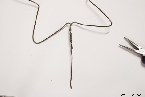 DIY Star Tree Topper: Transform a Recycled Wire Hanger into a Beaded Christmas Ornament