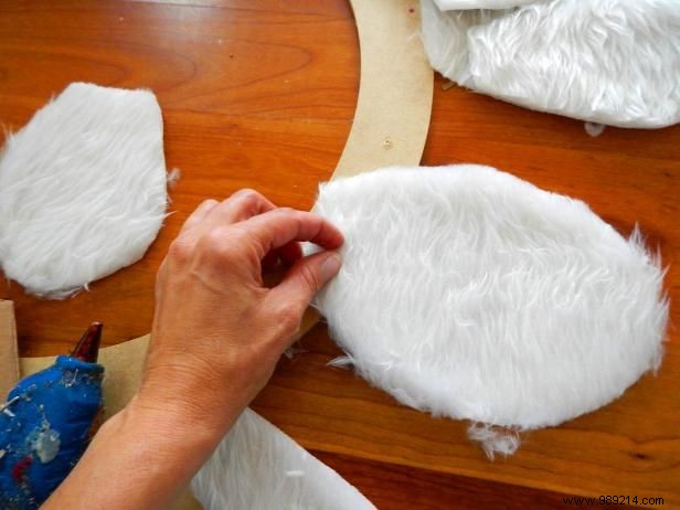 DIY White Fluff Christmas Wreath: Easy Step-by-Step Guide from a Seasoned Crafter