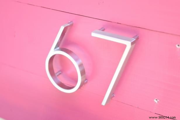Build a Custom Wooden Planter Box with House Numbers: Expert DIY Guide