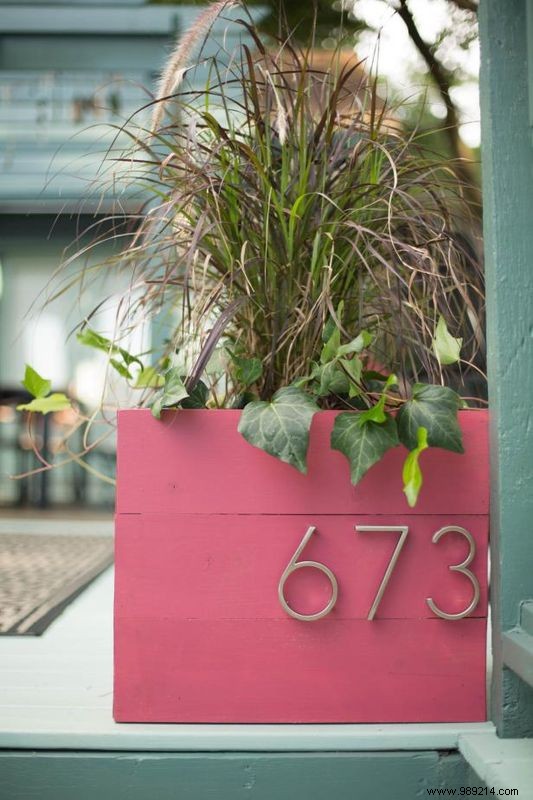 Build a Custom Wooden Planter Box with House Numbers: Expert DIY Guide