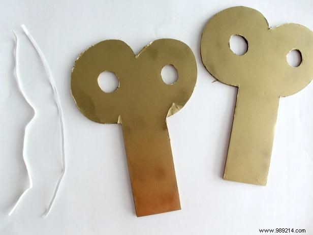 DIY Clockwork Doll Halloween Costume: Craft Realistic Key Braces Step-by-Step