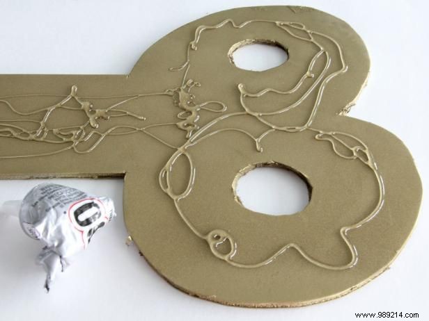 DIY Clockwork Doll Halloween Costume: Craft Realistic Key Braces Step-by-Step