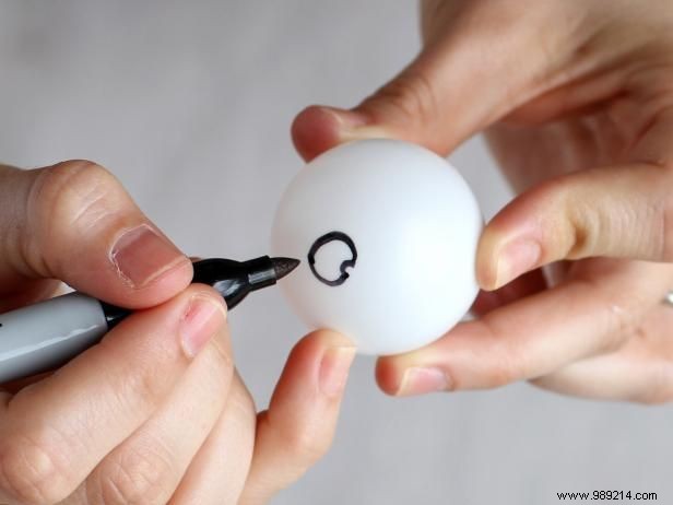 DIY Spooky Googly Eyes Garland: Easy Halloween Wreath Tutorial