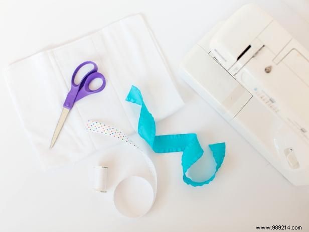 Easy DIY Ribbon Burp Cloths: Simple Sewing Tutorial for Baby Showers