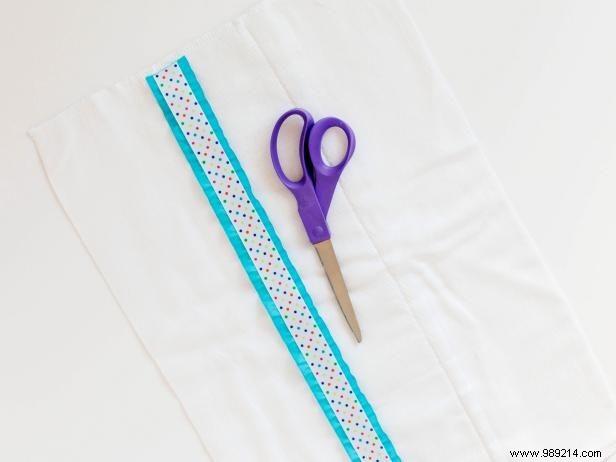 Easy DIY Ribbon Burp Cloths: Simple Sewing Tutorial for Baby Showers