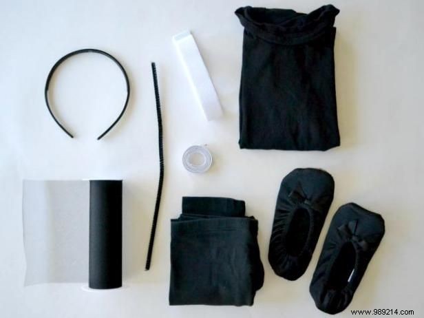 Easy DIY Black Cat Halloween Costume: Step-by-Step Guide