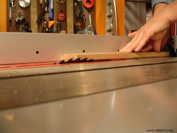 Expert Step-by-Step Guide: Crafting a Durable Oak and Aluminum Frame