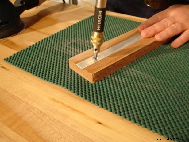 Expert Step-by-Step Guide: Crafting a Durable Oak and Aluminum Frame