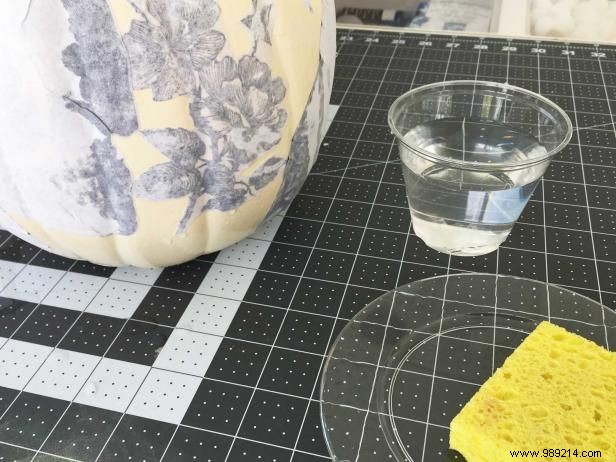 DIY Image Transfer Pumpkins: Elegant Vintage Halloween Decor Tutorial