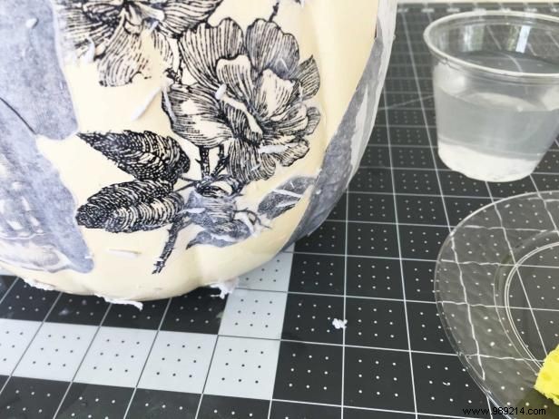 DIY Image Transfer Pumpkins: Elegant Vintage Halloween Decor Tutorial