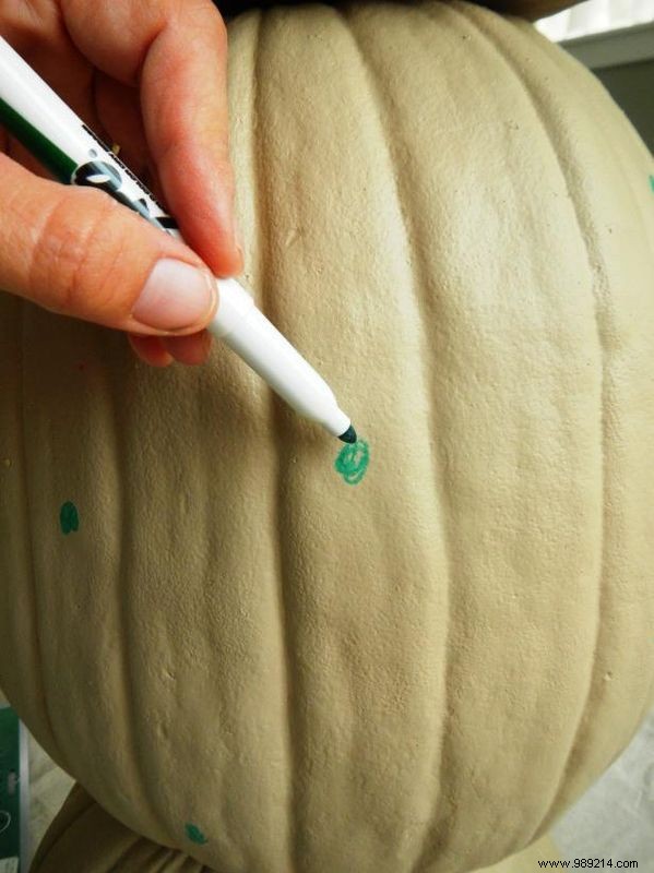 DIY Guide: Craft a Stunning Lighted Pumpkin Topiary for Holiday Glow