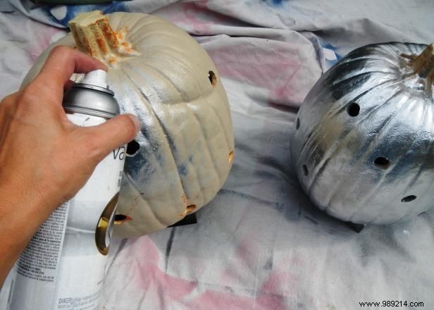 DIY Guide: Craft a Stunning Lighted Pumpkin Topiary for Holiday Glow