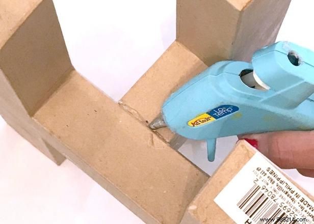 DIY H-Shaped Yarn-Wrapped Plant Stand: Clever Hack Using Affordable Craft Store Letters