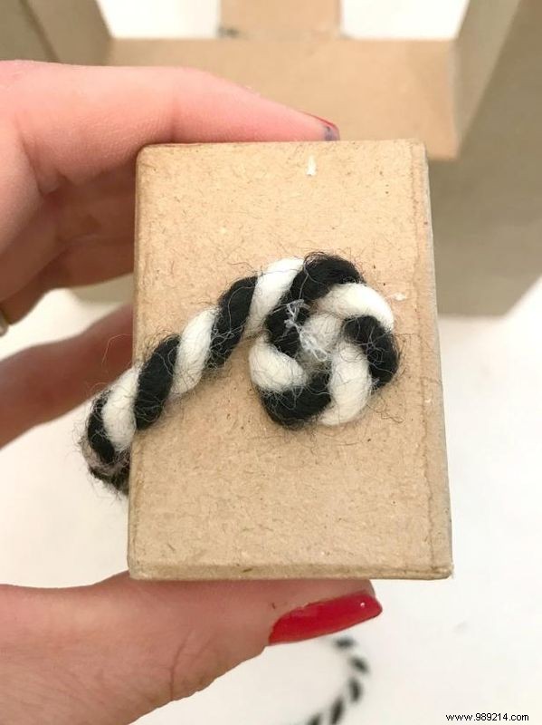 DIY H-Shaped Yarn-Wrapped Plant Stand: Clever Hack Using Affordable Craft Store Letters