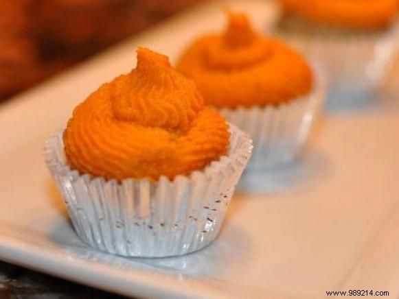 Homemade Apple PupCakes: Easy, Wholesome Dog Treats by Valerie Sorensen