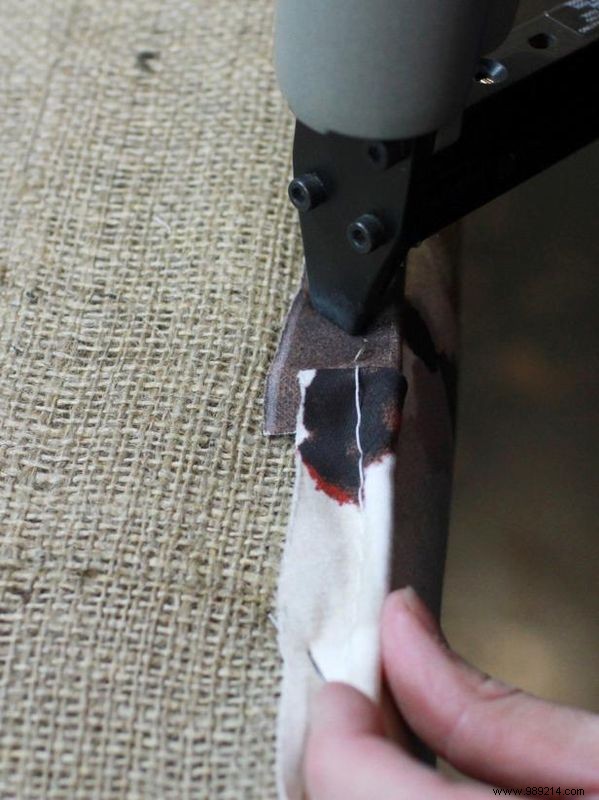 How to Craft a Professional Upholstered Footboard: Expert DIY Guide