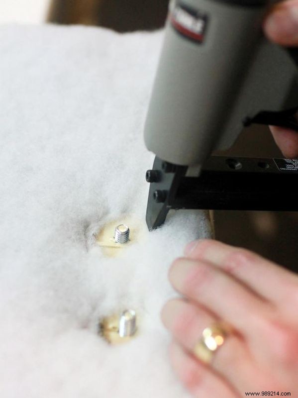 How to Craft a Professional Upholstered Footboard: Expert DIY Guide