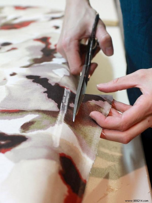 How to Craft a Professional Upholstered Footboard: Expert DIY Guide