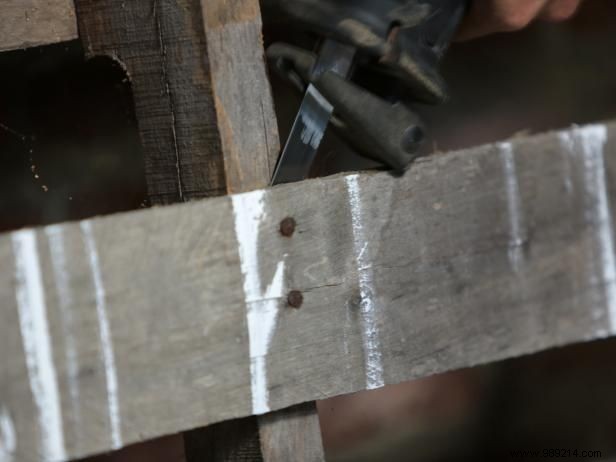 DIY Recycled Pallet Headboard: Expert Step-by-Step Guide