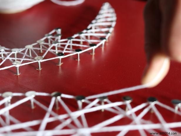 Expert DIY Guide: Crafting Oversized Silhouette String Art