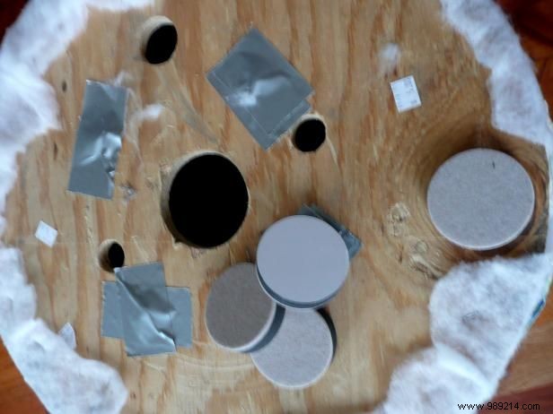 DIY Guide: Upcycle a Wooden Cable Spool and Old Blanket into a Stylish Ottoman