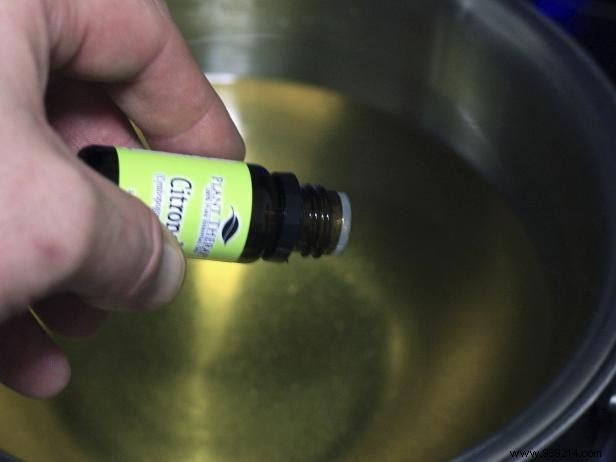 DIY Citronella Candles: Proven Natural Mosquito Repellent for Summer Evenings