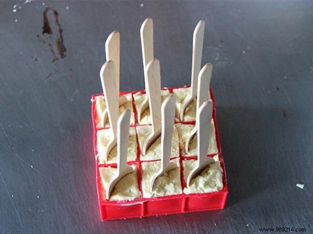 Easy Microwave Dulce de Leche White Chocolate Spoons Recipe
