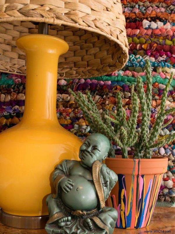 DIY Drip Paint Pots: Easy Step-by-Step Guide to Revamp Old Planters