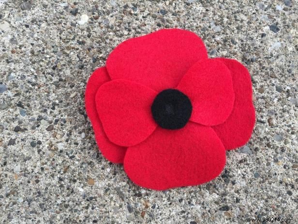 DIY Felt Poppies for Memorial Day: A Step-by-Step Guide to Honor the Fallen