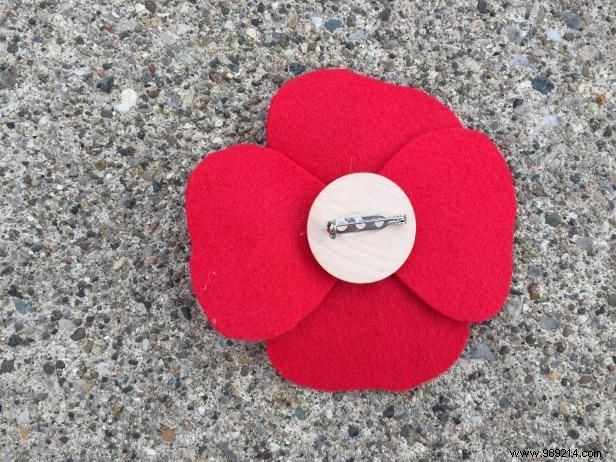 DIY Felt Poppies for Memorial Day: A Step-by-Step Guide to Honor the Fallen