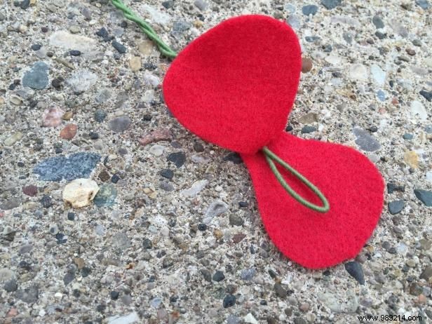 DIY Felt Poppies for Memorial Day: A Step-by-Step Guide to Honor the Fallen