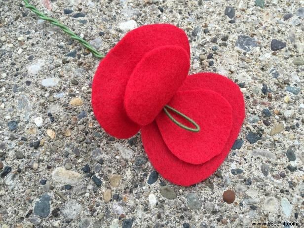 DIY Felt Poppies for Memorial Day: A Step-by-Step Guide to Honor the Fallen