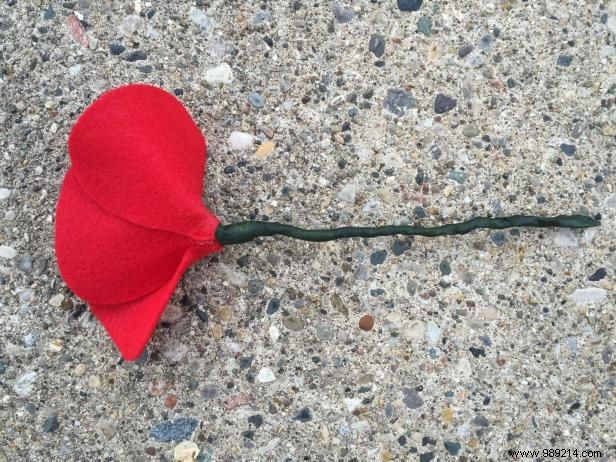 DIY Felt Poppies for Memorial Day: A Step-by-Step Guide to Honor the Fallen