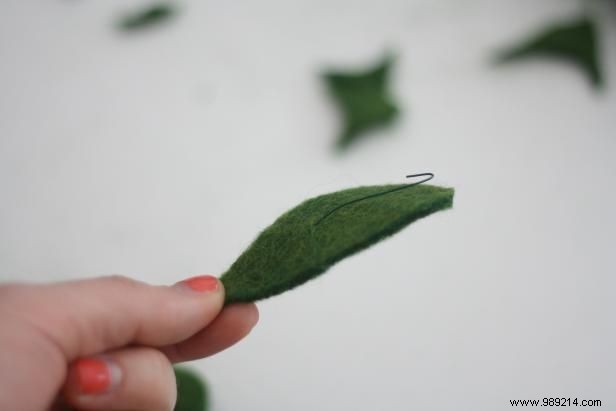 DIY Felt Mistletoe: Step-by-Step Guide to Crafting Festive Holiday Greenery