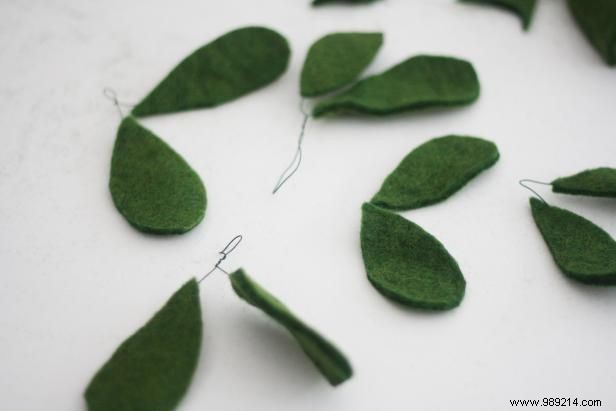 DIY Felt Mistletoe: Step-by-Step Guide to Crafting Festive Holiday Greenery