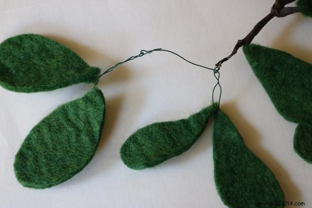 DIY Felt Mistletoe: Step-by-Step Guide to Crafting Festive Holiday Greenery