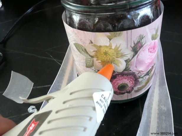 DIY Evergreen Wedding Favors: Eco-Friendly Centerpieces and Table Assignments