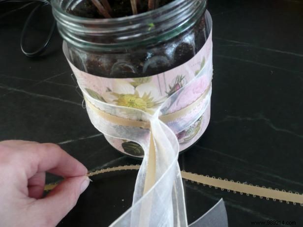 DIY Evergreen Wedding Favors: Eco-Friendly Centerpieces and Table Assignments