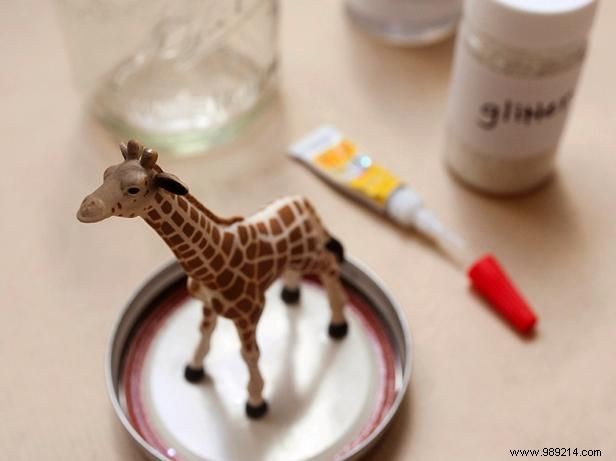 DIY Glitter Snow Globes: Easy Step-by-Step Mason Jar Tutorial