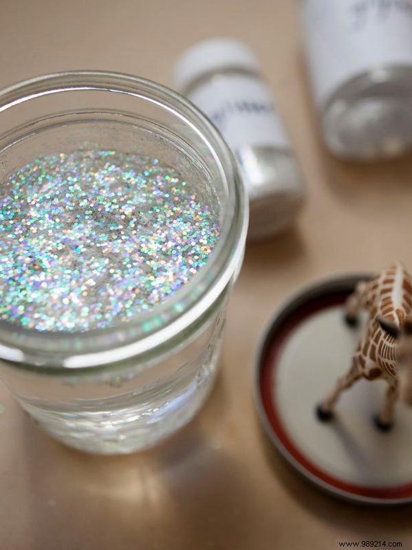 DIY Glitter Snow Globes: Easy Step-by-Step Mason Jar Tutorial
