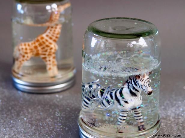 DIY Glitter Snow Globes: Easy Step-by-Step Mason Jar Tutorial