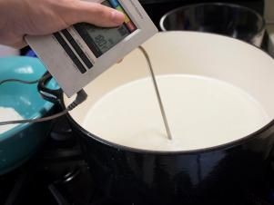 How to Make Fresh Homemade Mozzarella Cheese in Under an Hour