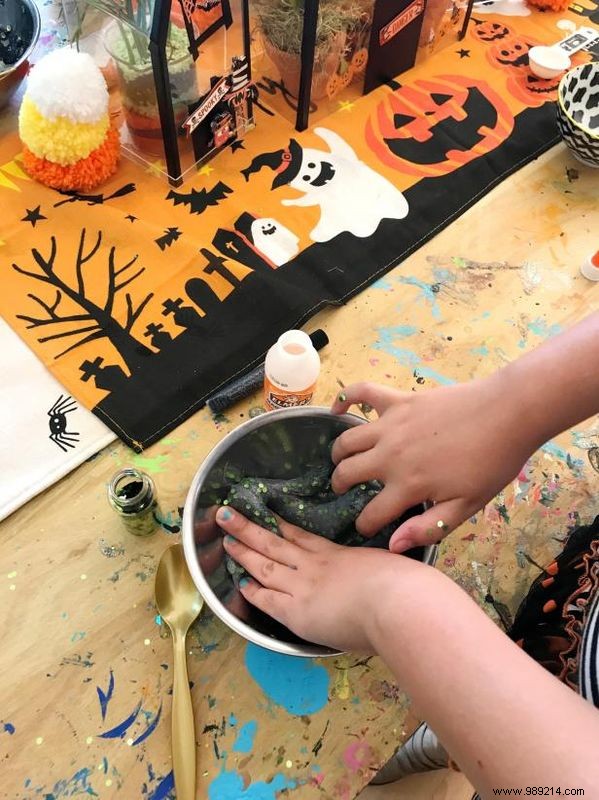 DIY Borax-Free Glitter Slime: Spooky Halloween Crafts for Kids
