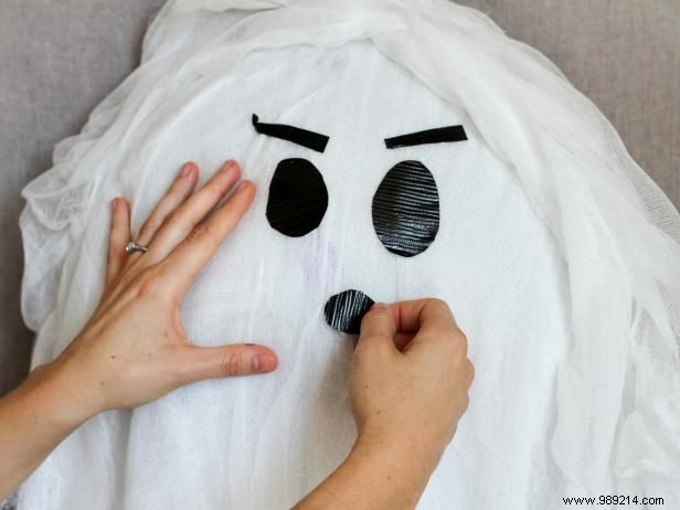 How to Make Spooky Hanging Ghosts for Halloween: Easy DIY Tutorial