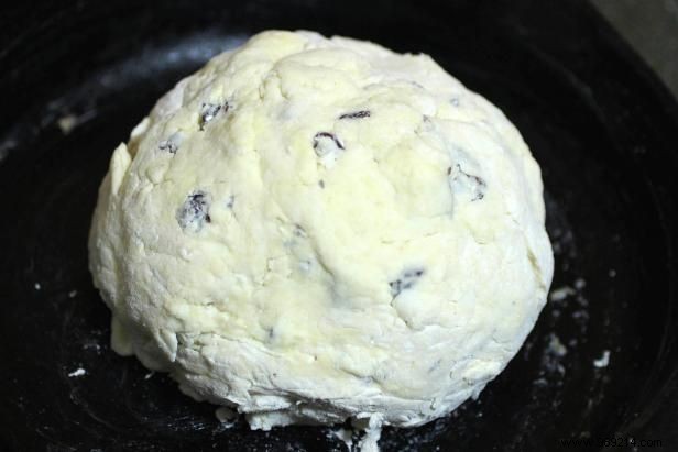 Authentic Spotted Dog Irish Soda Bread: Easy Recipe for St. Patrick s Day