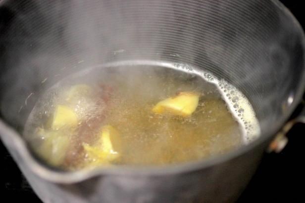 Homemade Natural Cough Drops: Soothe Coughs and Sore Throats with Ginger, Honey, and Lemon